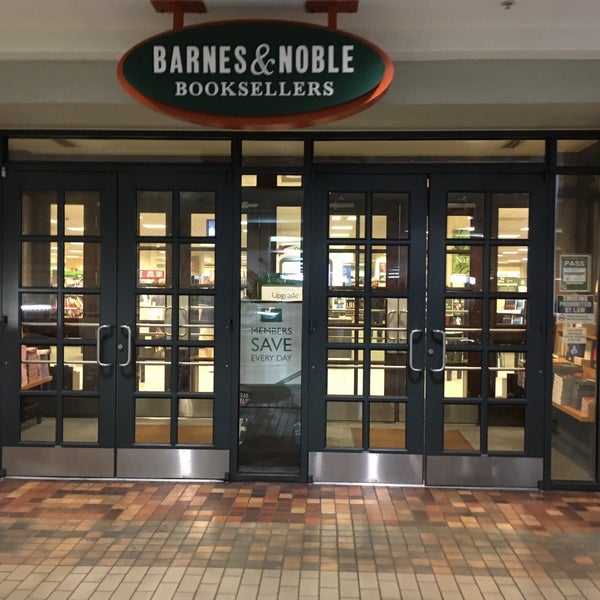 Barnes & Noble Booksellers Ala Moana Kakaako 1450 Ala Moana Blvd
