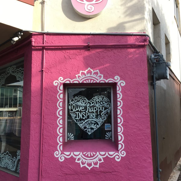 Lily Lotus Boutique Kaimuki 17 visitors