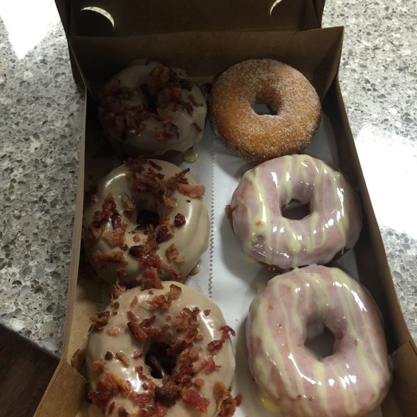 11/10/2015にCandace G.がDuck Donutsで撮った写真