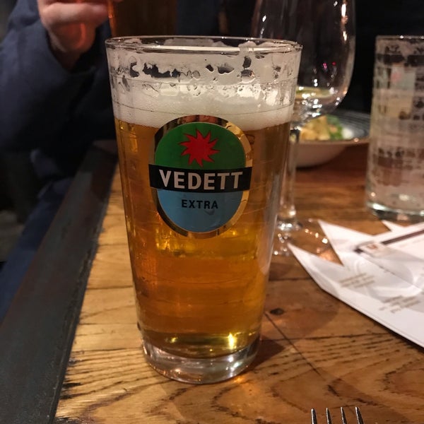 Photo prise au Restaurant-Café In de Waag par Kevin T. le11/21/2019