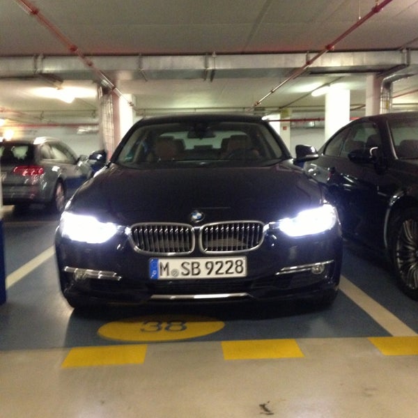 SIXT Autovermietung Berlin Brandenburger Tor/Adlon Unter den Linden