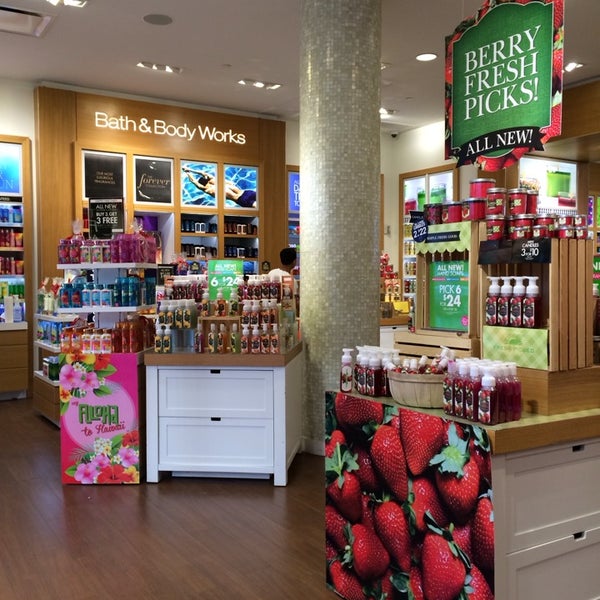 Bath body москва. Bath body works магазины. Бас боди воркс. Bath body works интернет магазин. Bath body works интернет магазин.