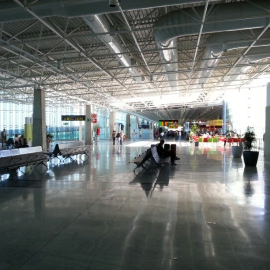 Aeropuerto de Fuerteventura (FUE) - Puerto del Rosario ...