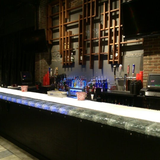 Das Foto wurde bei Barry&#39;s Bar &amp; Grill von Gippetto am 11/10/2012 aufgenommen