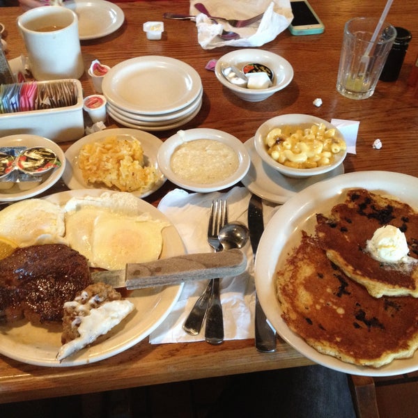 Cracker Barrel Old Country Store Restaurante americano en Athens