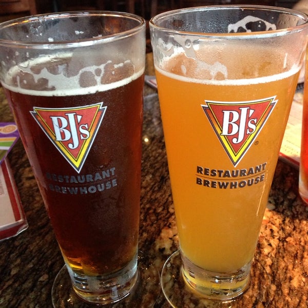 Photo taken at BJ&#39;s Restaurant &amp; Brewhouse by Chris H. on 7/3/2013