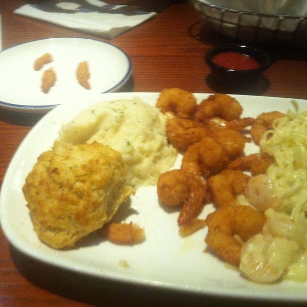 Photo taken at Red Lobster by Kevin D. on 9/29/2013