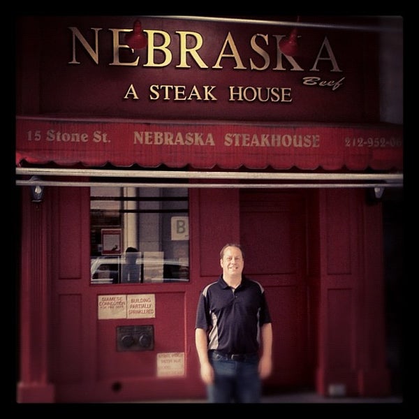 รูปภาพถ่ายที่ Nebraska Steakhouse โดย John H. เมื่อ 9/16/2012