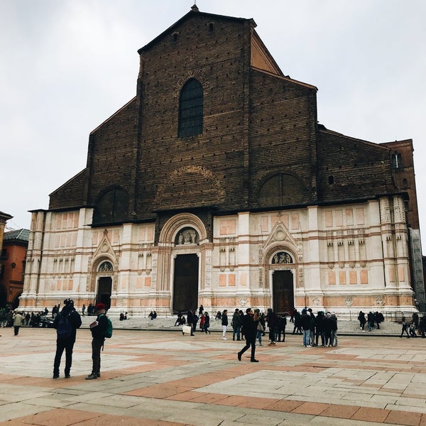 2/24/2018 tarihinde Seçil P.ziyaretçi tarafından Piazza Maggiore'de çekilen fotoğraf