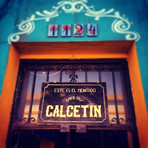 รูปภาพถ่ายที่ Café Du Calcetín โดย Milton K. เมื่อ 12/8/2013