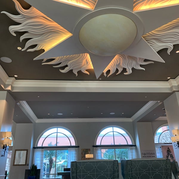 Foto diambil di Renaissance Tampa International Plaza Hotel oleh Mark A. pada 12/16/2022