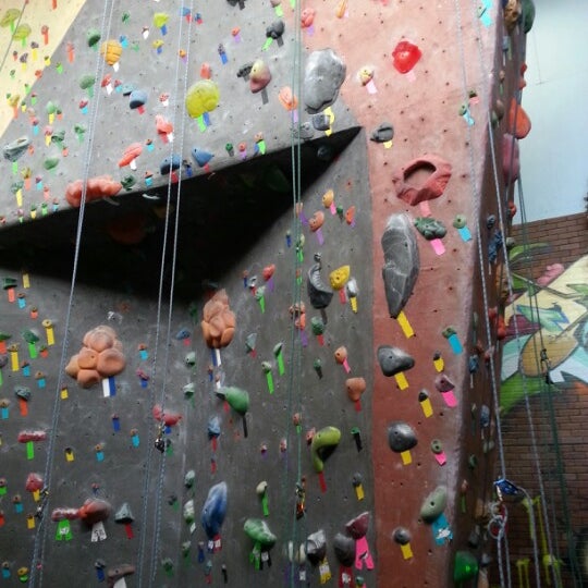 Photo taken at Brooklyn Boulders by Terrence H. on 3/7/2013