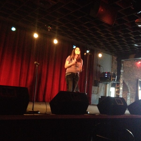 Foto scattata a Maxine&#39;s Live Music Venue da Tina C. il 7/3/2014