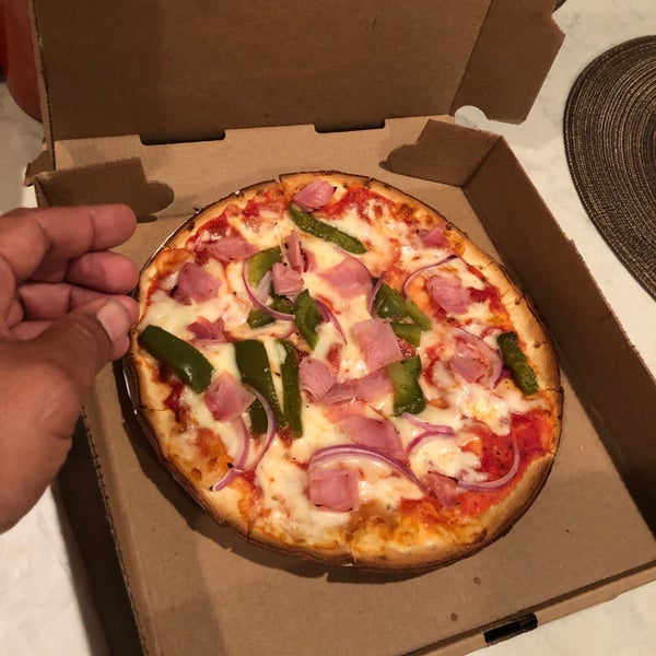 10/22/2020 tarihinde Foodiesprziyaretçi tarafından Ridgemont Pizza'de çekilen fotoğraf