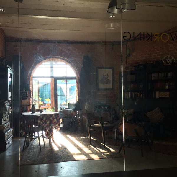 7/17/2016にVolodia ShadrinがCoworking &amp; Time Cafe Tsiolkovskyで撮った写真