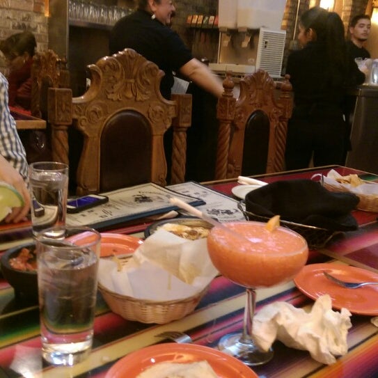 2/14/2015 tarihinde Chad N.ziyaretçi tarafından Tecalitlan Restaurant'de çekilen fotoğraf