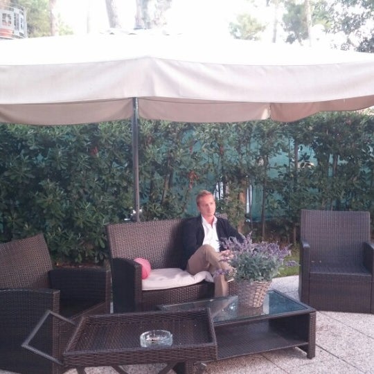 8/23/2014 tarihinde Francesco -BRYAN B.ziyaretçi tarafından Storyville Hotel Cinquale'de çekilen fotoğraf