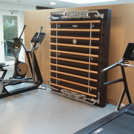 Universal Rack Technogym