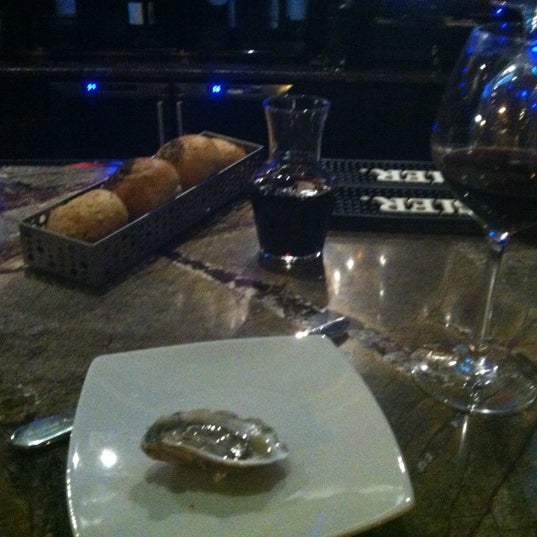 Das Foto wurde bei Tel&#39;Veh Cafe and Wine Bar von Lauren O. am 10/26/2012 aufgenommen