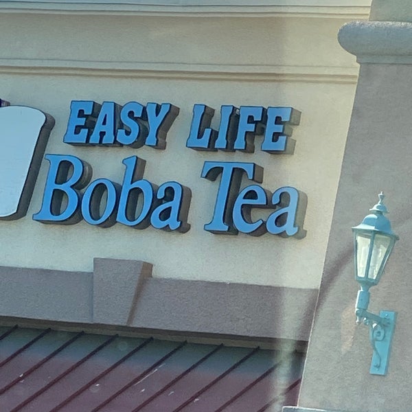 Photo taken at Easy Life Boba Tea by Francis Roy B. on 12/20/2020