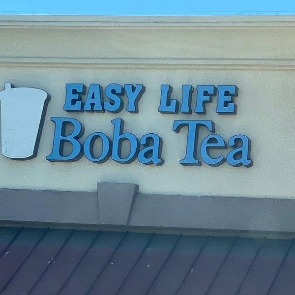 Photo taken at Easy Life Boba Tea by Francis Roy B. on 8/5/2020