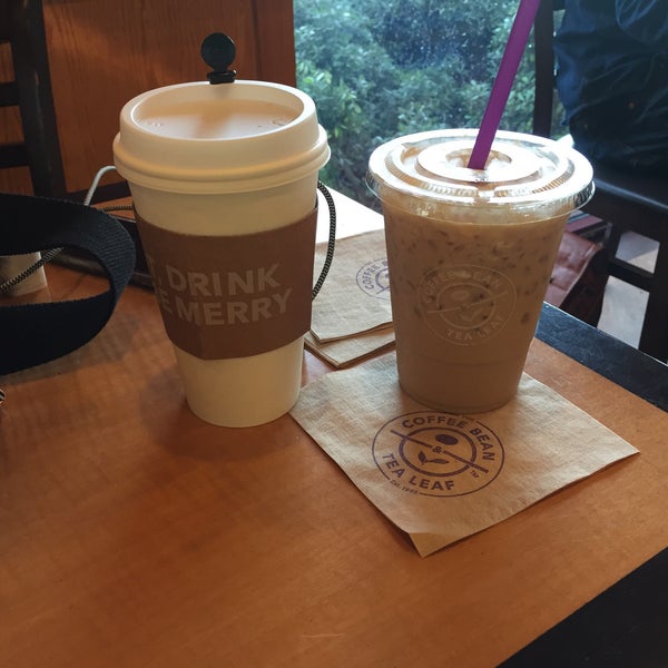 Photo taken at The Coffee Bean &amp; Tea Leaf by Francis Roy B. on 2/2/2018
