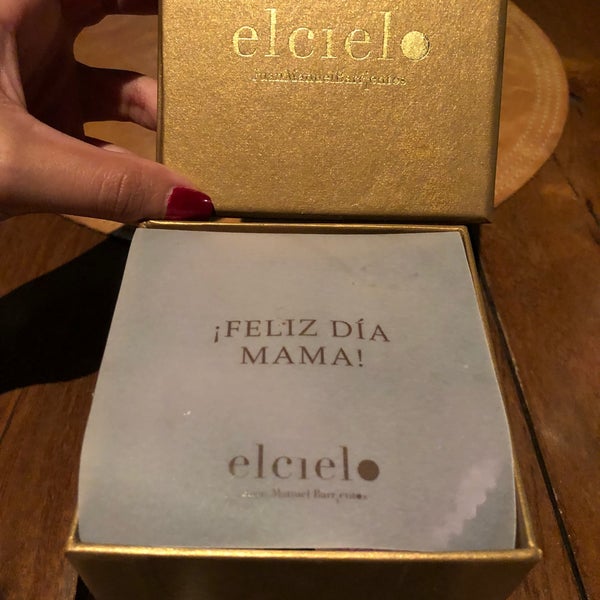 รูปภาพถ่ายที่ Restaurante El Cielo โดย Elsa S. เมื่อ 5/13/2018