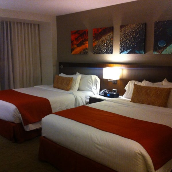 Foto tirada no(a) Delta Hotels by Marriott Ottawa City Centre por Brenda Y. em 2/16/2013