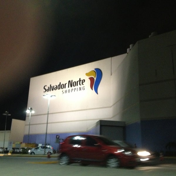 Photo taken at Salvador Norte Shopping by Márcia V. on 3/27/2013