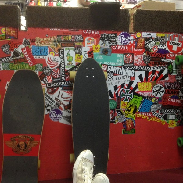 Das Foto wurde bei Carve Skate Shop von Greg N. am 1/20/2013 aufgenommen
