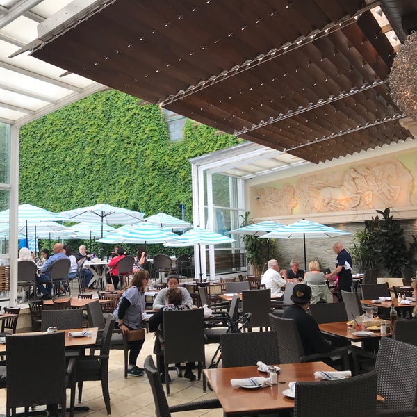 6/8/2019 tarihinde Adriana E.ziyaretçi tarafından Athena Greek Restaurant'de çekilen fotoğraf