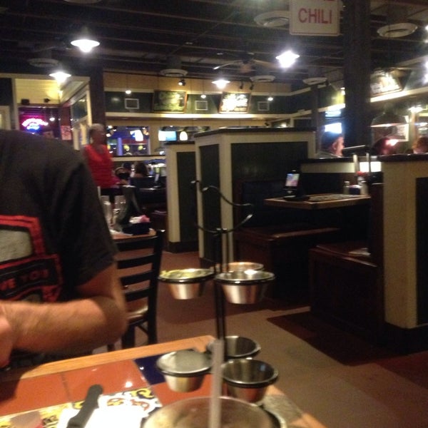 Photo taken at Chili&#39;s Grill &amp; Bar by Amanda M. on 7/12/2014