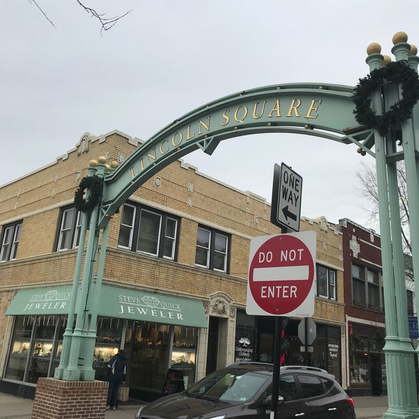 Lincoln Square (Giddings Plaza) Ravenswood 28 tips from 2622 visitors