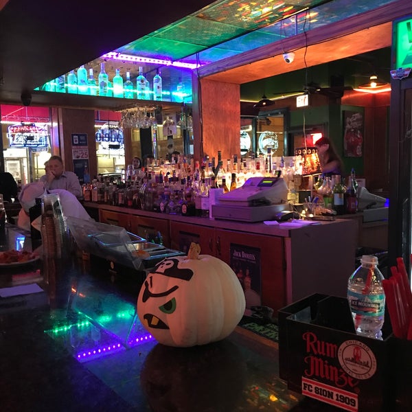 10/30/2019 tarihinde David F.ziyaretçi tarafından Snickers Bar &amp; Grill'de çekilen fotoğraf