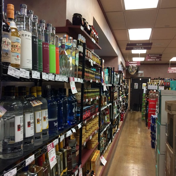 Binny's Beverage Depot (Now Closed) Hyde Park 1531 E 53rd St