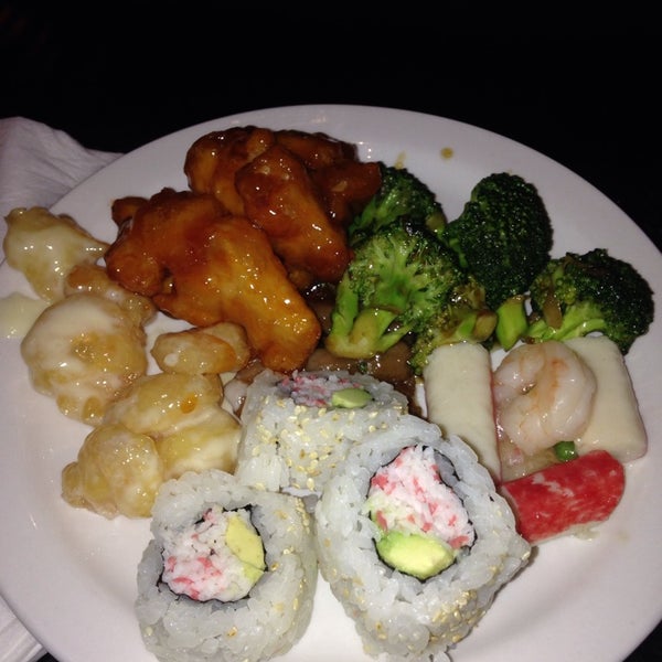Photo taken at Yummy Buffet by Norma L. on 2/2/2014