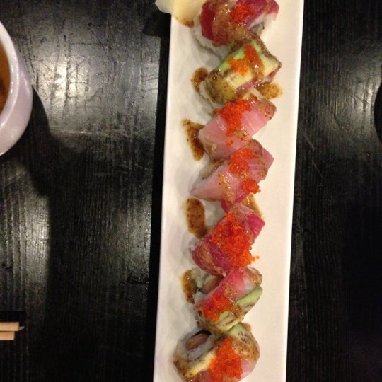 Foto diambil di Yuubi Japanese Restaurant oleh Happy H. pada 11/17/2012