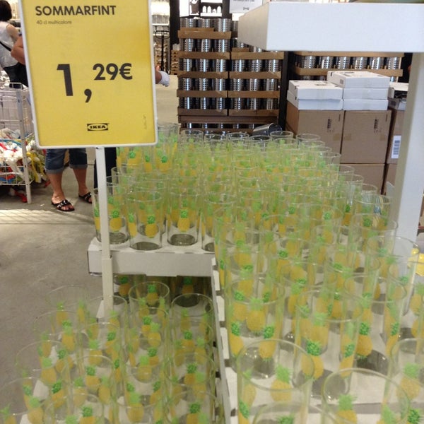 8/15/2013 tarihinde Duygu D.ziyaretçi tarafından IKEA'de çekilen fotoğraf