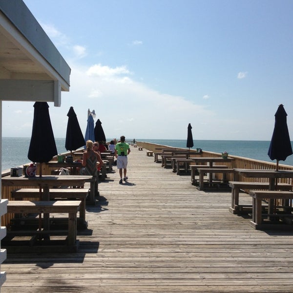 Molly's Beachside Bar & Grill at the DoubleTree by Hilton Pier 2717 W