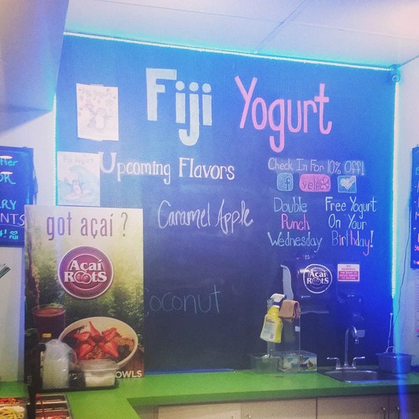 รูปภาพถ่ายที่ Fiji Yogurt โดย Zinaida C. เมื่อ 11/12/2014