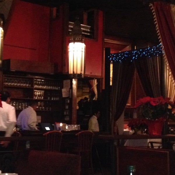 Photo taken at Paper Moon Restaurant by Jennifer-Lyn T. on 12/30/2013