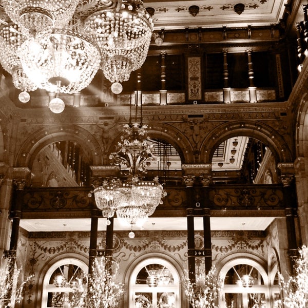 Foto tirada no(a) Hilton Paris Opéra por Kimberly R. em 12/29/2019