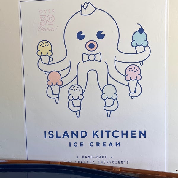 รูปภาพถ่ายที่ Island Kitchen โดย Mike G. เมื่อ 5/28/2023