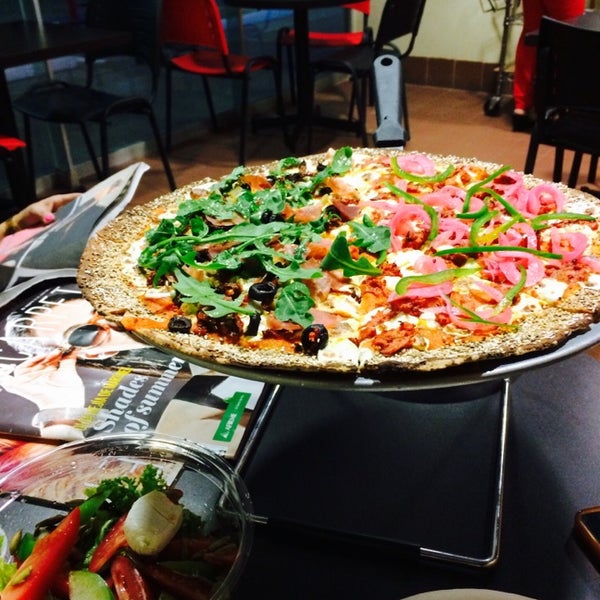 7/4/2014にAdriana G.がBravo Pizzaで撮った写真