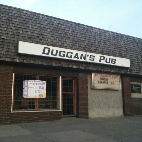Foto tirada no(a) Duggan&#39;s Pub por Sarah S. em 4/29/2013