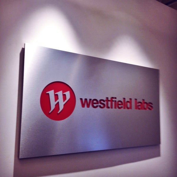 Das Foto wurde bei Westfield Labs von Al A. am 7/11/2014 aufgenommen
