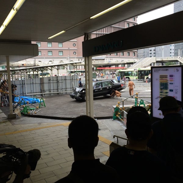 Photos At 大阪駅 御堂筋口 タクシー乗り場 Now Closed Taxi Stand In 大阪市