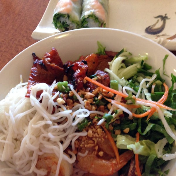 4/25/2014 tarihinde SL C.ziyaretçi tarafından Bolsa Vietnamese Restaurant'de çekilen fotoğraf