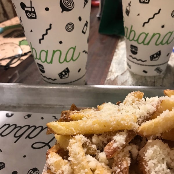 รูปภาพถ่ายที่ Cabana Burger โดย Samara G. เมื่อ 3/1/2019