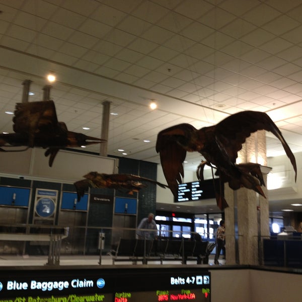 5/6/2013 tarihinde Maureen T.ziyaretçi tarafından Tampa International Airport (TPA)'de çekilen fotoğraf